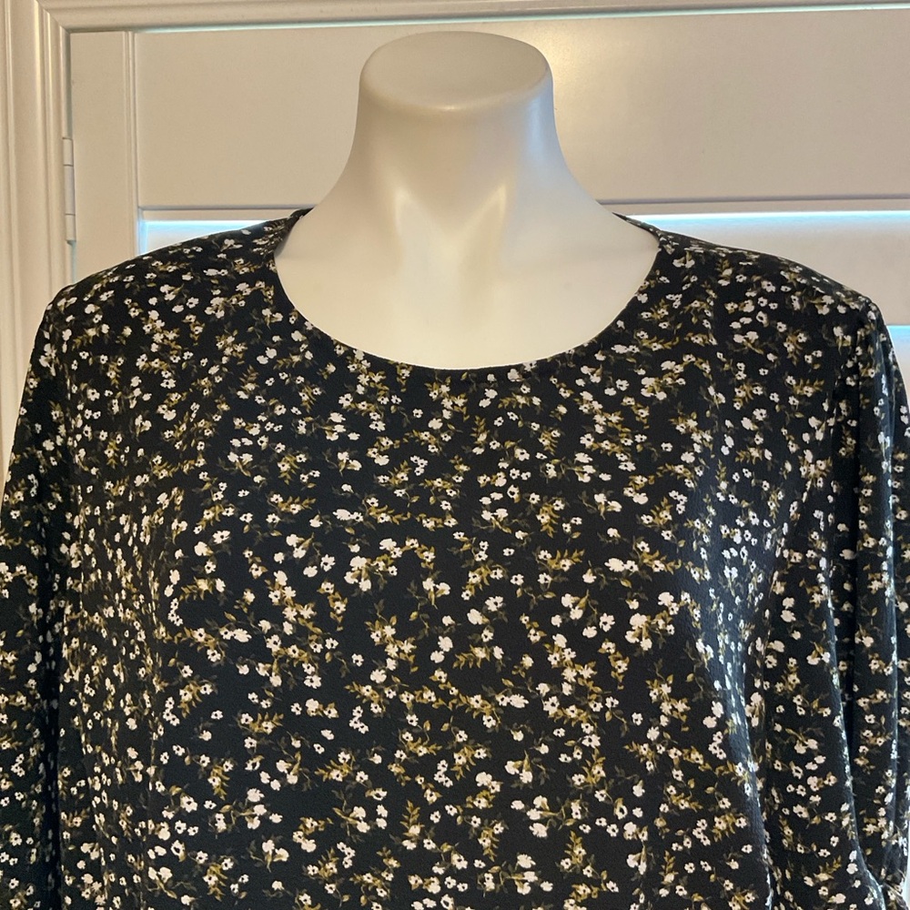 CeCe Black and White Patterned Blouse - image 2